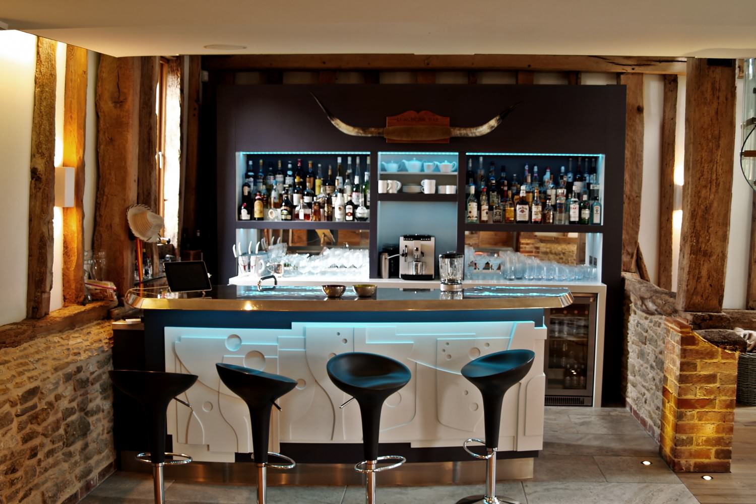 barn bar